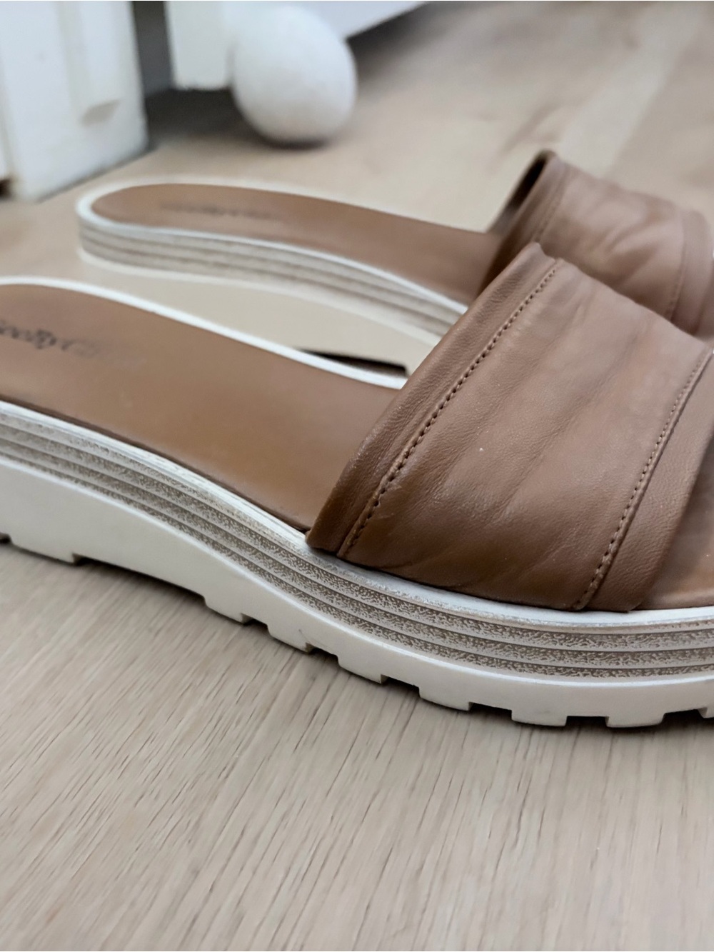 See by Chloé Tan Leather Platform Slide Sandals - Picture 3 of 4